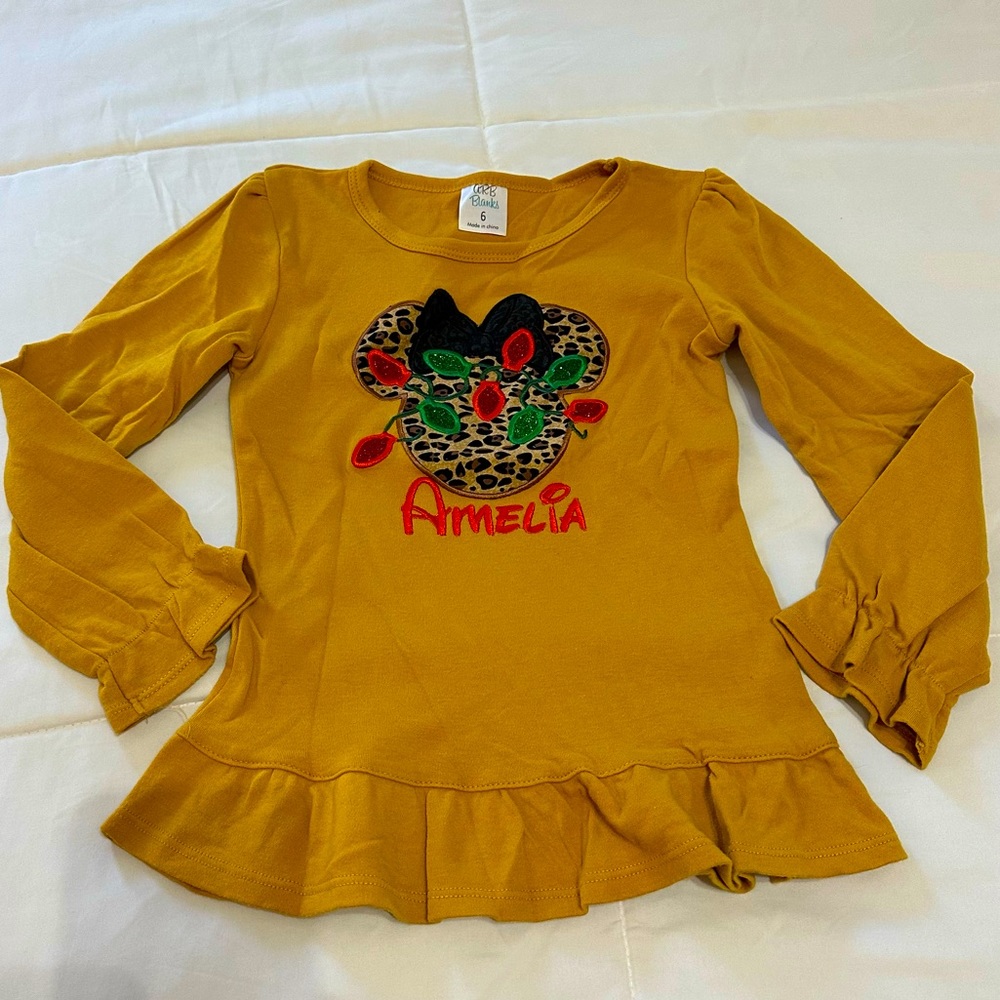 Size 6 “Amelia” Minnie holiday shirt EUC